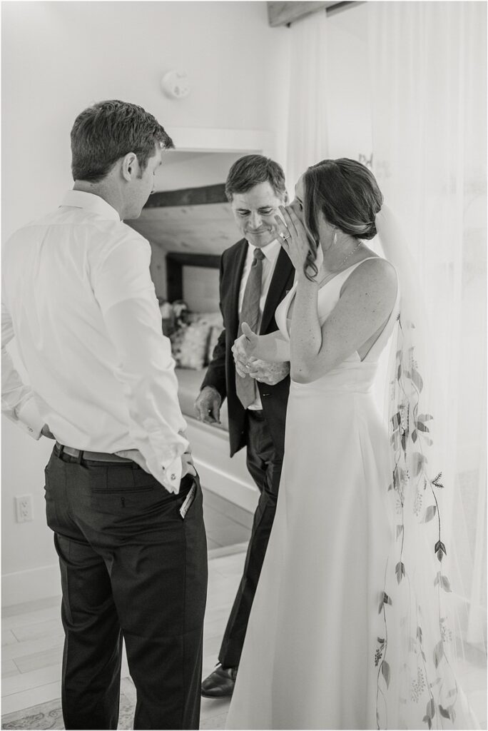 Family reacts to bride at Beech Ridge Barn