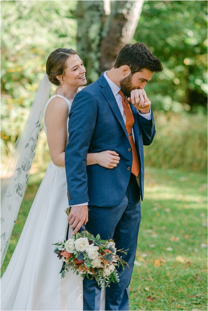 Husband and wife hold each other close at Beech Ridge Barn