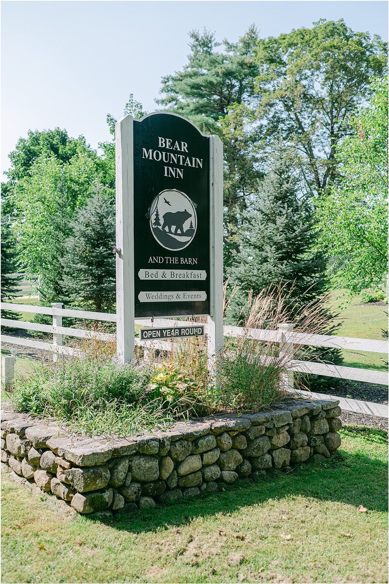 Bear Mountain Inn sign 