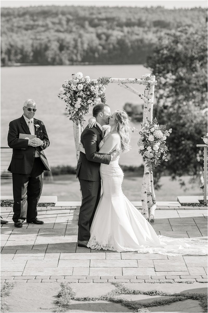 First kiss as husband and wife at Bear Mountain Inn