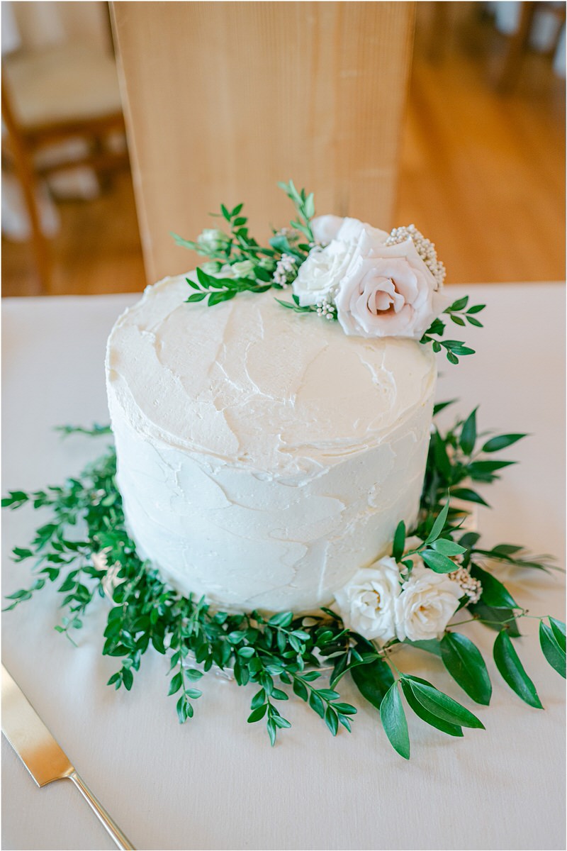 Beautiful wedding cake for Rachel Campbell Photography